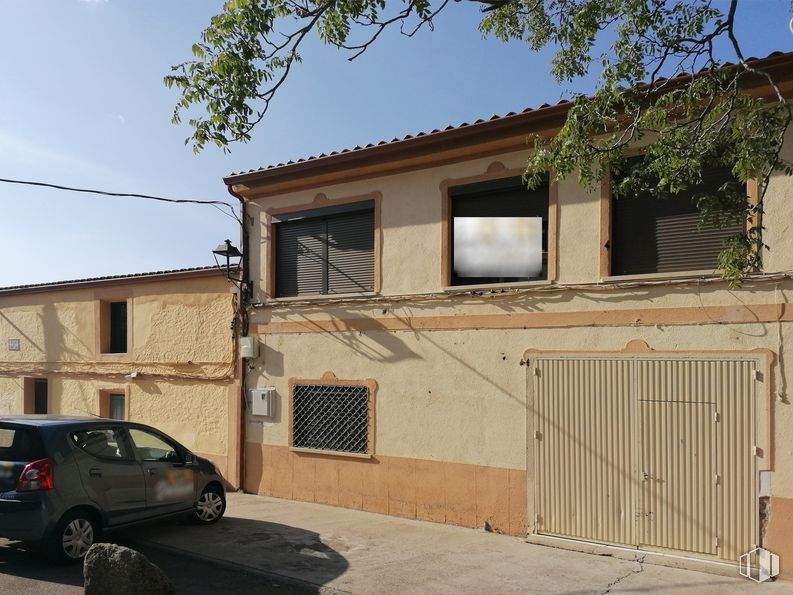 Local en venta en Centro urbano, Alcaudete de la Jara, Toledo, 45662 con coche, ventana, puerta, casa, rueda, neumático, propiedad, edificio, cielo y planta alrededor