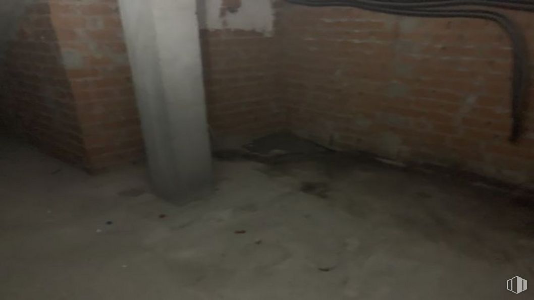 Local en alquiler y venta en Calle Narciso Martínez Cabezas, 14 B, Collado Villalba, Madrid, 28400 con pavimento, material compuesto, gas, material de construcción, hormigón, madera, madera, casa, sótano y suelo alrededor