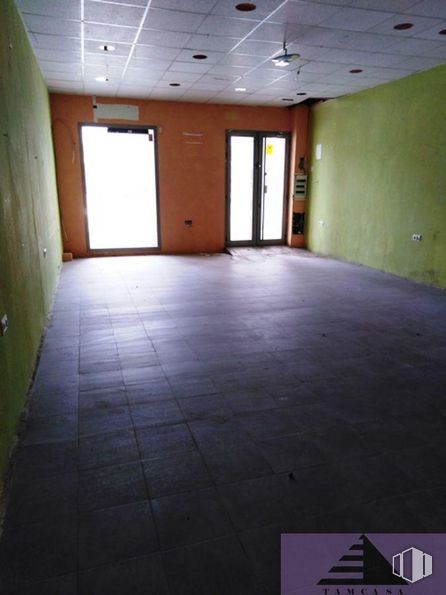 Retail for sale at Zona centro, Noblejas, Toledo, 45350 with door, property, fixture, hall, lighting, flooring, floor, wood, building and tints and shades around