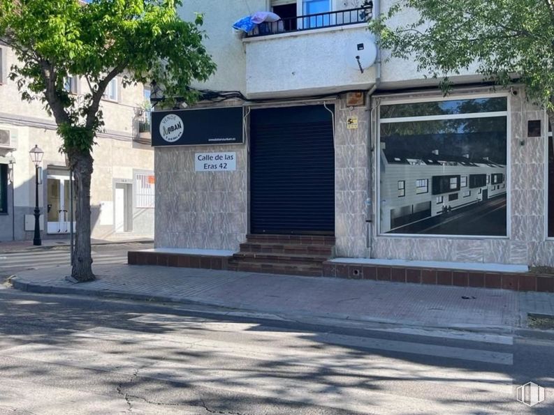 Local en venta en Calle Eras, 42, Brunete, Madrid, 28690 con edificio, árbol, superficie de la carretera, ventana, asfalto, acera, carretera, fachada, ciudad y planta alrededor