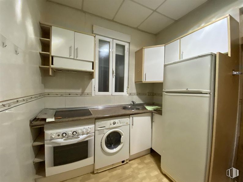 Local en alquiler en Calle Palma, 64, Centro, Madrid, 28015 con refrigerador, lavadora, aparato de cocina, electrodoméstico, alacena, ebanistería, propiedad, lavadero, secadora de ropa y cocina alrededor