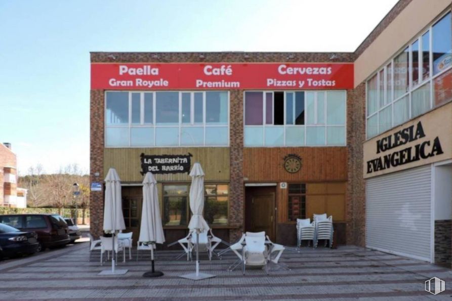 Local en venta en Calle Camilo José Cela, Guadalajara, 19004 con coche, edificio, ventana, cielo, arquitectura, puerta, bienes raíces, fachada, vehículo y edificio comercial alrededor