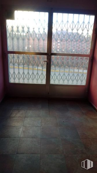 Retail for rent at Calle San José, Madridejos, Toledo, 45710 with fixture, fence, wood, rectangle, building, flooring, tile flooring, building material, composite material and tints and shades around