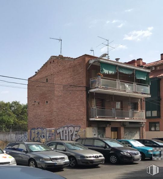 Local en venta en Calle Sierra Gador, 5, Villa de Vallecas, Madrid, 28031 con coche, edificio, casa, ventana, luz de estacionamiento automotriz, cielo, rueda, neumático, vehículo terrestre y vehículo alrededor