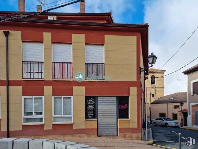 Local en venta en Centro, Espirdo, Segovia, 40191 con ventana, pared, fachada, ciudad, puerta, arquitectura, calle, material compuesto, acera y albañilería alrededor