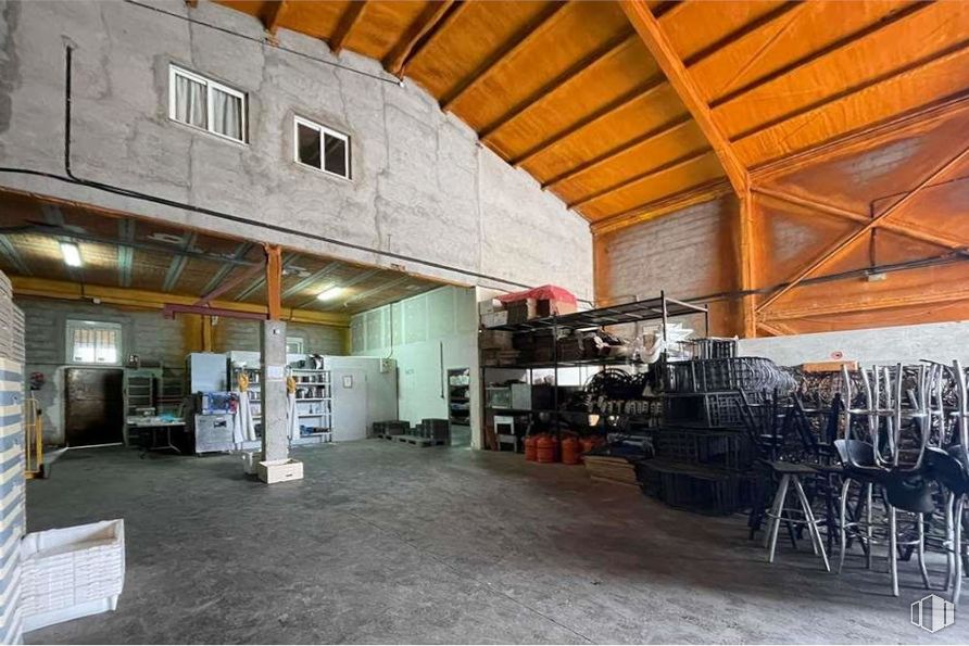 Nave en venta en Polígono Industrial, Moralzarzal, Madrid, 28411 con ventana, pasillo, piso, edificio, suelo, madera, gas, viga, techo y ingeniería alrededor