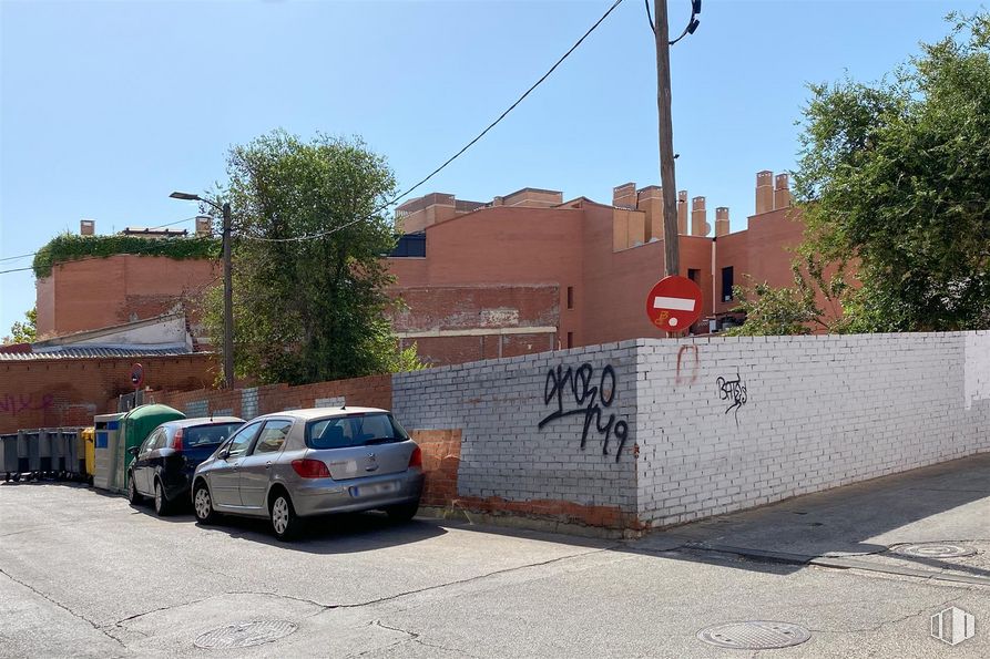 Suelo en venta en Calle Sal, 32, Parla, Madrid, 28980 con coche, neumático, rueda, cielo, vehículo, edificio, superficie de la carretera, luces traseras y de freno, asfalto y vehículo de motor alrededor