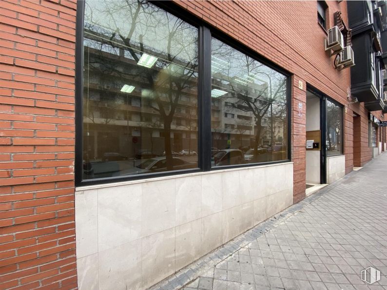 Local en venta en Paseo Melancólicos, 4, Arganzuela, Madrid, 28005 con ventana, albañilería, ladrillo, madera, accesorio, superficie de la carretera, edificio, fachada, material compuesto y material de construcción alrededor