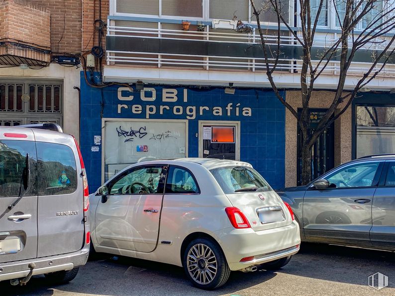 Local en venta en Calle Lérida, 84, Tetuán, Madrid, 28020 con rueda, coche, neumático, luz de estacionamiento, vehículo terrestre, vehículo, ventana, matrícula del vehículo, vehículo de motor y edificio alrededor