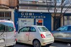 Retail for sale at Calle Lérida, 84, Tetuán, Madrid, 28020 with wheel, car, tire, automotive parking light, land vehicle, vehicle, window, vehicle registration plate, motor vehicle and building around