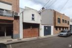 Industrial for sale at Calle Río Sorbe, Guadalajara, 19004 with car, door, window, building, cloud, property, automotive parking light, sky, wheel and asphalt around