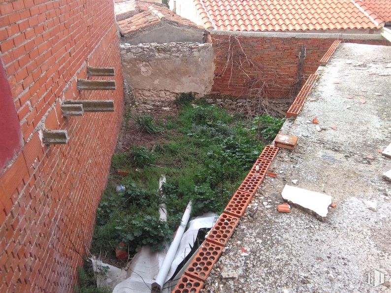 Suelo en venta en Calle Aranjuez, Colmenar de Oreja, Madrid, 28380 con planta, ladrillo, material de construcción, albañilería, superficie de la carretera, edificio, ventana, zona residencial, tejado y cubierta vegetal alrededor