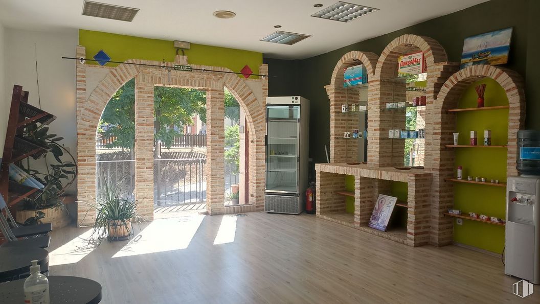 Local en venta en Zona centro, Arroyomolinos, Madrid, 28939 con planta de interior, mueble, planta, propiedad, interiorismo, arquitectura, maceta, madera, suelo y suelos alrededor