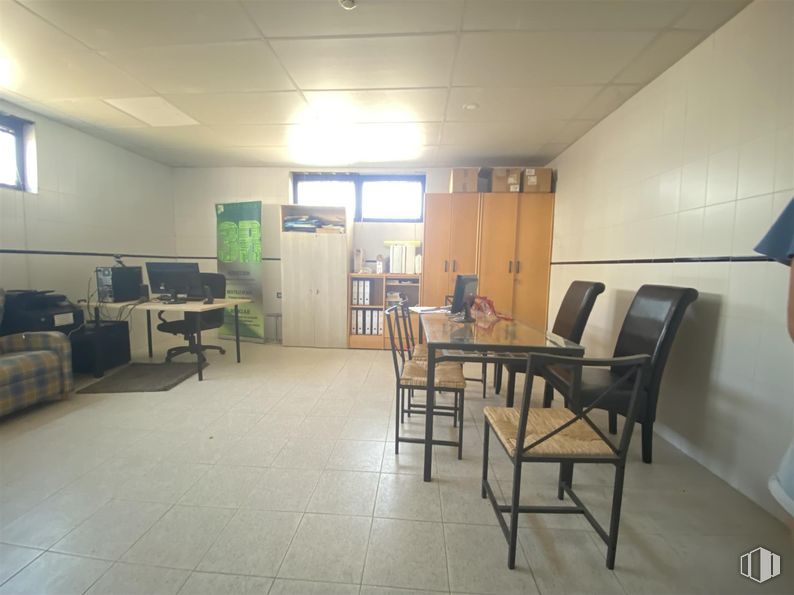 Industrial for rent at Calle del Olmo, Ciempozuelos, Madrid, 28350 with chair, window, furniture, flooring, interior design, floor, table, lighting, ceiling and room around