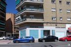 Retail for rent at Zona San Isidro, Alcalá de Henares, Madrid, 28807 with car, building, wheel, tire, automotive parking light, land vehicle, vehicle, property, window and automotive design around