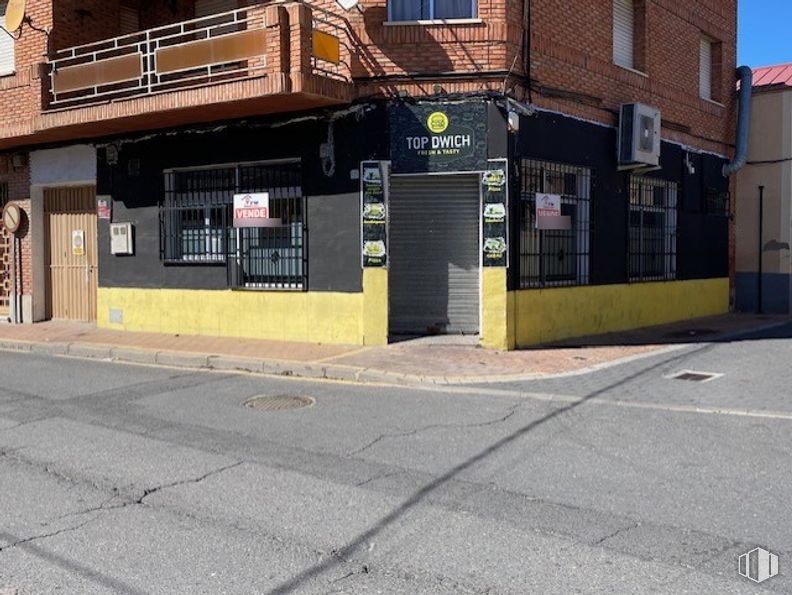 Local en venta en Calle Arroyada, Sonseca, Toledo, 45100 con ventana, pared, superficie de la carretera, puerta, fachada, ciudad, calle, material compuesto, acera y hormigón alrededor