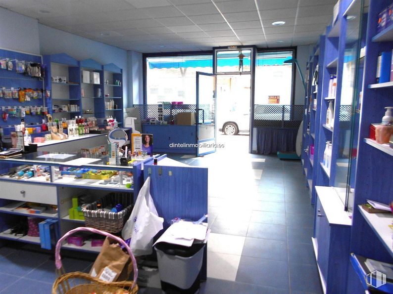 Retail for rent at Zona Sur, Ávila, 05003 with shelving, shelf and retail around