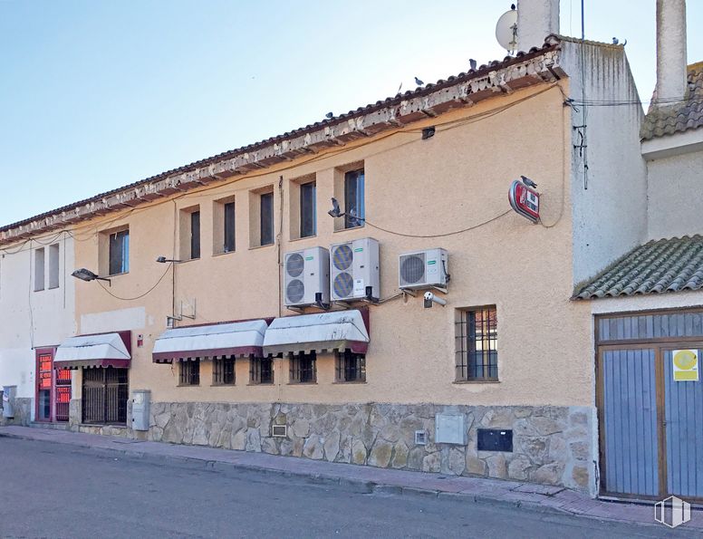 Local en alquiler en Calle Miralcampo, 12, Seseña, Toledo, 45223 con ventana, edificio, puerta, cielo, accesorio, pared, madera, área residencial, bienes raíces y fachada alrededor