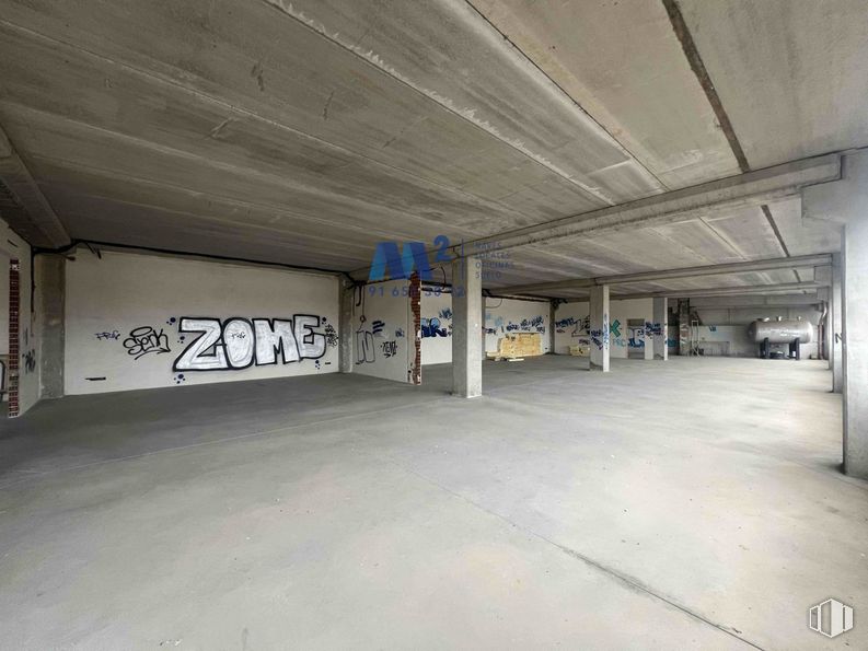 Industrial for sale at Zona industrial, San Agustín del Guadalix, Madrid, 28750 with grey, floor, fixture, composite material, flooring, art, city, concrete, parking and ceiling around