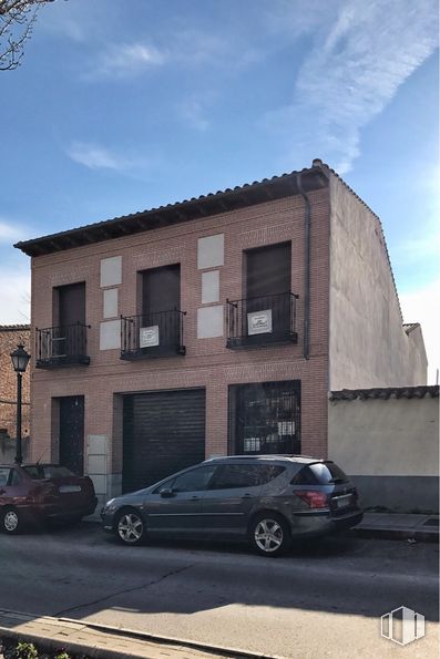 Office for rent at Paseo Alparrache, 6, Navalcarnero, Madrid, 28600 with window, building, wood, grey, brick, brickwork, urban design, building material, material property and residential area around