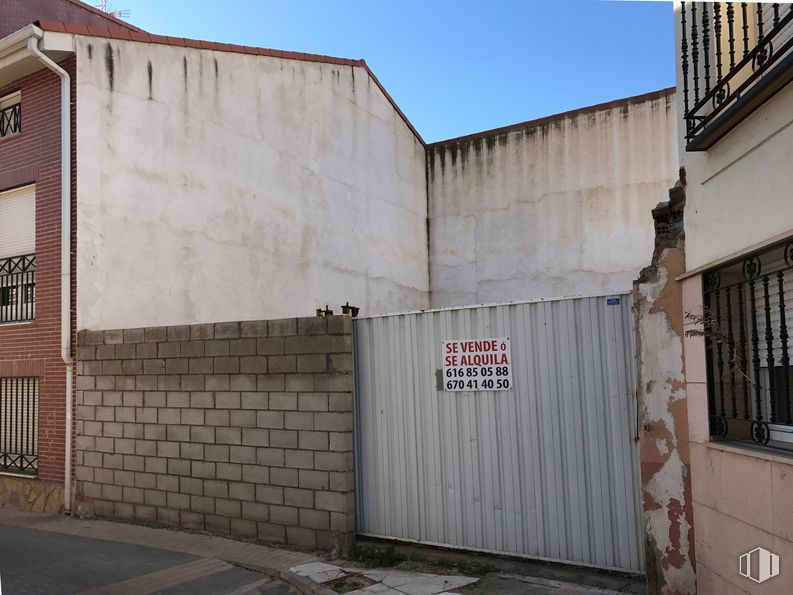 Suelo en alquiler y venta en Calle Valmores, 3, Alovera, Guadalajara, 19208 con ventana, cielo, accesorio, barrio, material compuesto, material de construcción, superficie de carretera, área residencial, bienes raíces y fachada alrededor