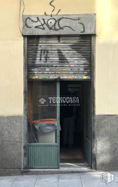 Local en venta en Calle Doctor Piga, Centro, Madrid, 28012 con puerta, accesorio, edificio, fuente, madera, gas, fachada, tintes y matices, hormigón y material compuesto alrededor