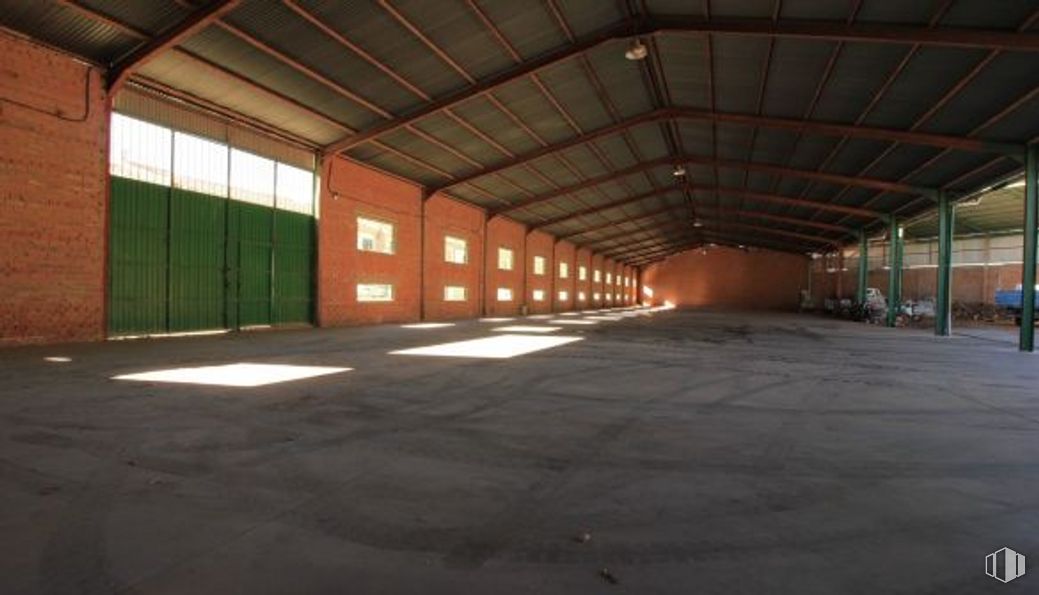 Industrial for sale at Calle Cuevas, 28, Borox, Toledo, 45222 with building, wood, road surface, fixture, shade, asphalt, composite material, tints and shades, ceiling and flooring around