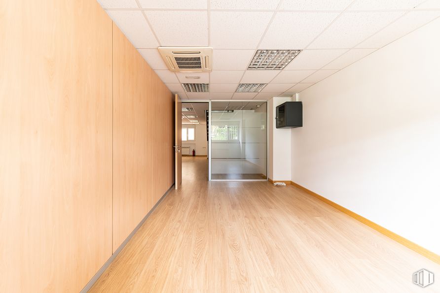 Oficina en venta en Calle Maestro Ángel Llorca, Chamberí, Madrid, 28003 con edificio, accesorio, madera, diseño de interiores, pavimentos, pasillo, piso, madera, techo y material compuesto alrededor