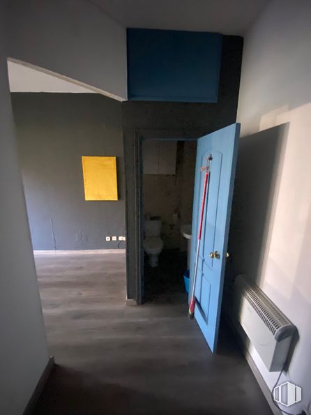 Local en alquiler en Calle Granadilla, 22, Majadahonda, Madrid, 28220 con puerta, suelos, suelo, madera, interiorismo, habitación, tinte para madera, suelos de madera, techo y madera dura alrededor