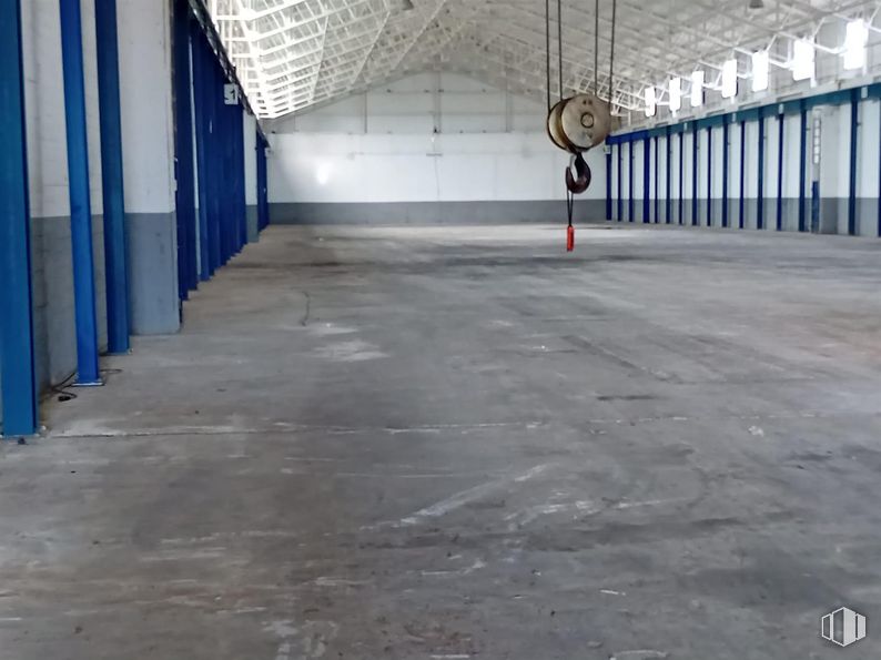 Industrial for rent at Calle Miguel Servet, 10, Valdemoro, Madrid, 28341 with building, floor, hall, flooring, composite material, concrete, house, field house, parking and ceiling around