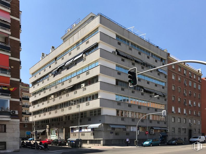 Oficina en alquiler en Calle Maudes, 51, Chamberí, Madrid, 28003 con edificio, cielo, tiempo de día, ventana, bloque de pisos, diseño urbano, condominio, edificio comercial, barrio residencial y fachada alrededor