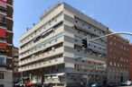 Office for rent at Calle Maudes, 51, Chamberí, Madrid, 28003 with building, sky, daytime, window, tower block, urban design, condominium, commercial building, residential area and facade around