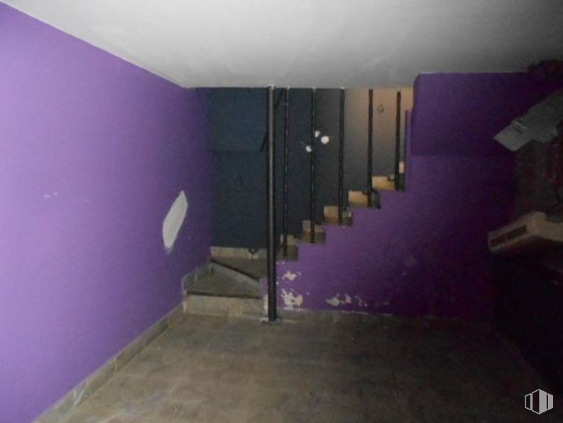 Retail for sale at Calle Virgen de Covadonga, Ávila, 05005 with lighting, building, stairs, purple, door, house, paint, wood, flooring and floor around