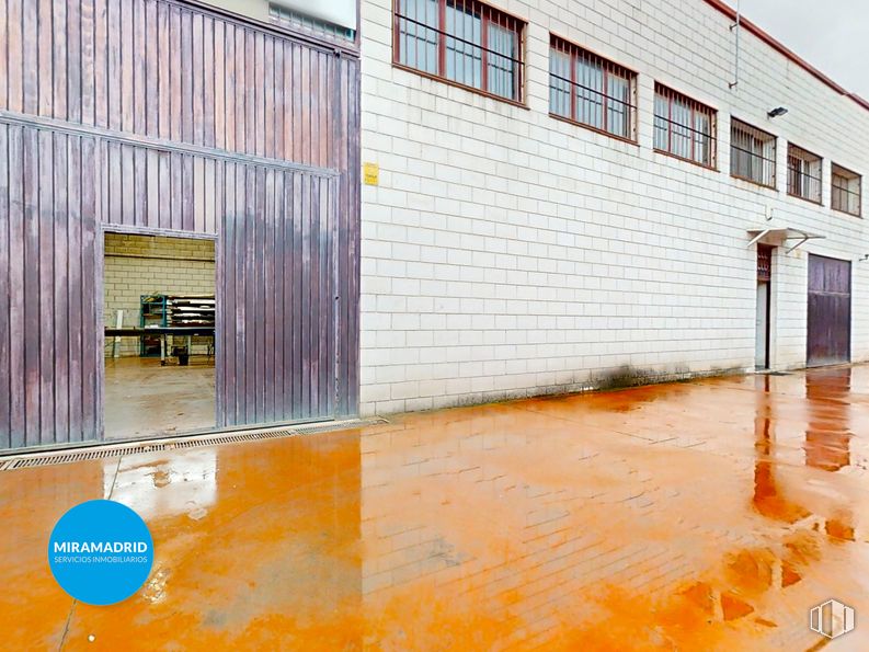 Nave en venta en Polígono Industrial Paracuellos del Jarama, Paracuellos de Jarama, Madrid, 28860 con ventana, material compuesto, naranja, material de construcción, reflexión, pintura, acero y iluminación natural alrededor