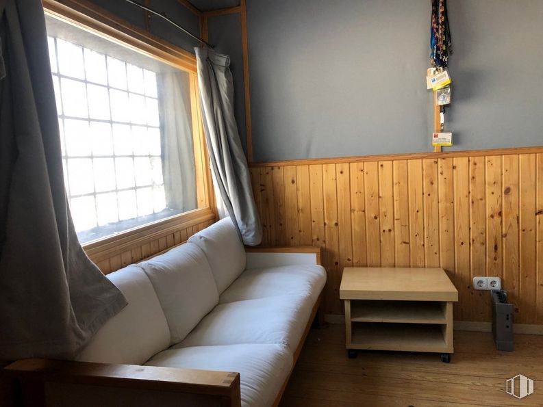 Retail for sale at Zona Parque San Isidro, Carabanchel, Madrid, 28019 with couch, table, lighting, property, furniture, window, building, comfort, wood and interior design around