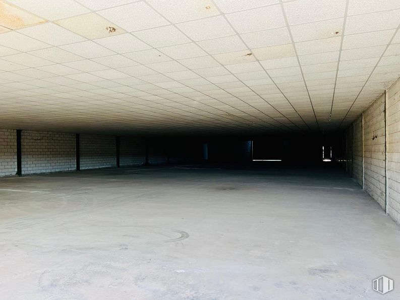 Industrial for sale at Calle León, Magán, Toledo, 45590 with floor, composite material, concrete, grey, building material, design, shadow and daylighting around