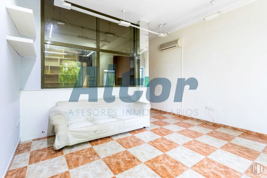 Local en venta en Paseo Pontones, Arganzuela, Madrid, 28005 con sofá, propiedad, mueble, accesorio, confort, interiorismo, suelos, madera, suelo y línea alrededor