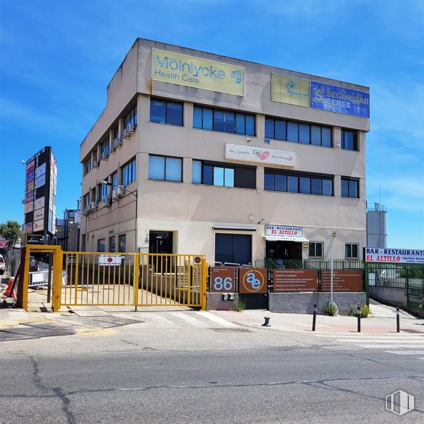 Oficina en venta en Calle Granja, 86, Alcobendas, Madrid, 28108 con edificio, cielo, ventana, nube, diseño urbano, condominio, zona residencial, fachada, edificio comercial y luz de la calle alrededor