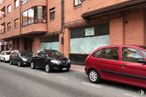 Retail for sale & for rent at Calle Gredos, 10, Ávila, 05002 with car, wheel, building, tire, automotive parking light, vehicle, window, automotive lighting, motor vehicle and vehicle registration plate around