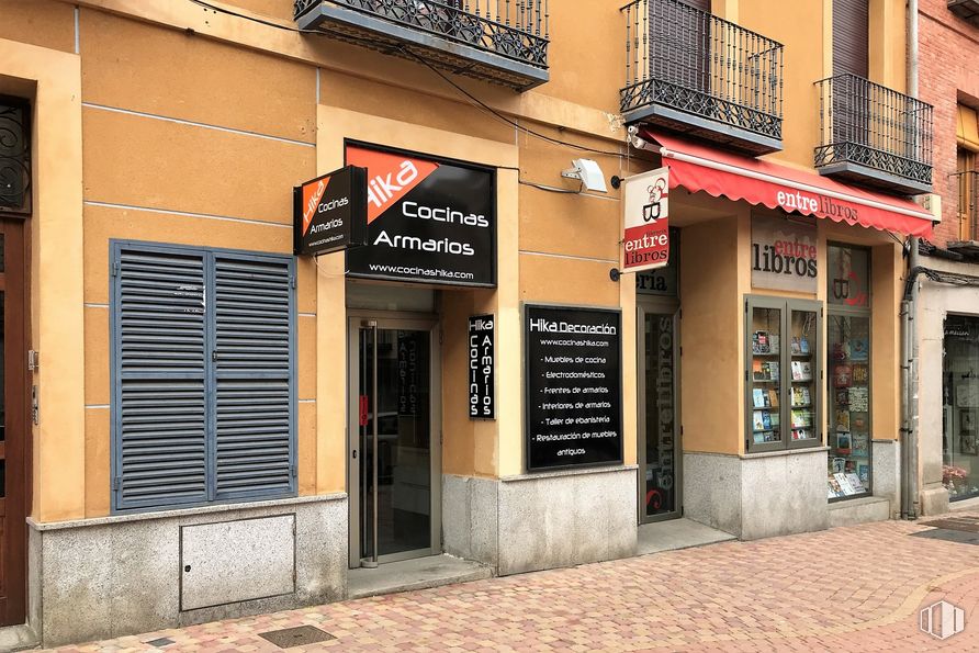 Retail for sale at Calle José Zorilla, 24, Segovia, 40002 with window blind, door, building, fixture, architecture, wall, facade, font, house and city around