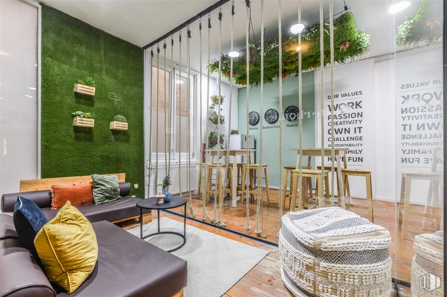 Office for rent at Calle Alfonso XII, 8, Retiro, Madrid, 28014 with table, couch, furniture, throw pillow, interior design, flooring, floor, lighting, home and flowerpot around