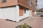 Retail for sale at Calle Rigoberta Menchú, Cuéllar, Segovia, 40200 with window, houseplant, plant, property, building, road surface, asphalt, urban design, residential area and wood around