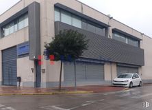 Industrial for sale at Calle Ferrocarril, Meco, Madrid, 28880 with car, van, window, building, automotive parking light, property, tire, vehicle, sky and wheel around