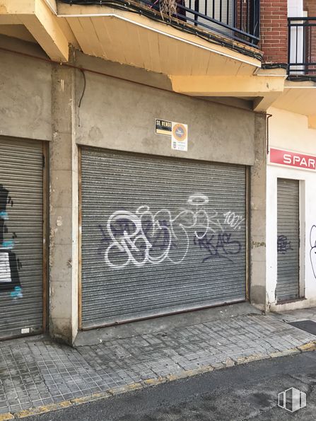 Local en venta en Calle Amor Dios, 6, Loeches, Madrid, 28890 con superficie de la carretera, madera, asfalto, albañilería, fuente, arte, pared, grafiti, ladrillo y fachada alrededor