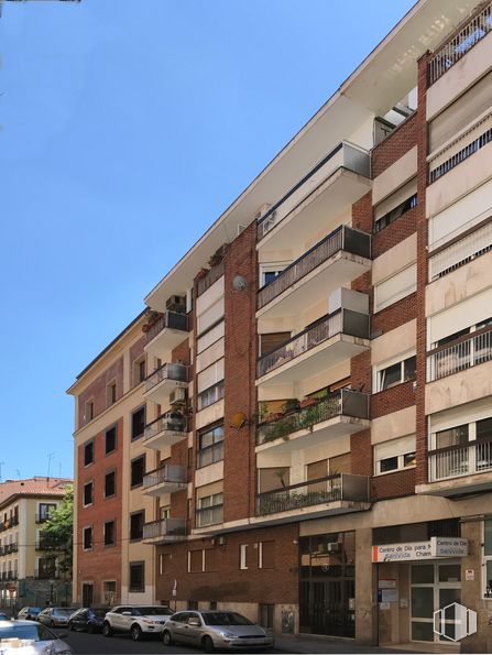 Local en alquiler en Calle Palafox, 15, Chamberí, Madrid, 28010 con edificio, cielo, durante el día, propiedad, rueda, ventana, coche, bloque de pisos, condominio y diseño urbano alrededor