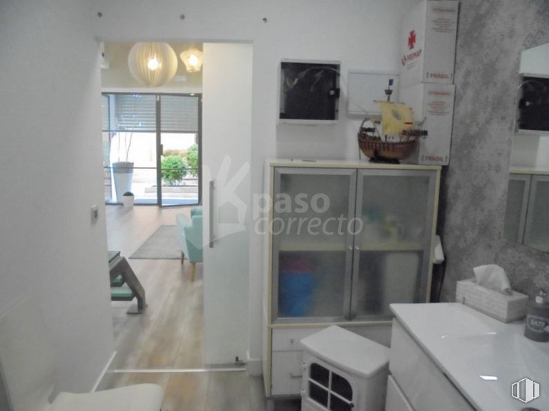 Oficina en alquiler y venta en Centro urbano, Getafe, Madrid, 28901 con ebanistería, alumbrado, propiedad, edificio, mesa, diseño de interiores, ventana, piso, suelo y planta de interior alrededor