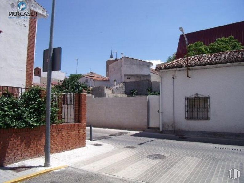 Land for sale at Zona Centro, Cabanillas del Campo, Guadalajara, 19171 with window, house, sky, plant, building, road surface, urban design, land lot, residential area and material property around