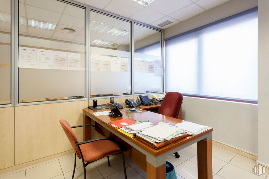 Office for sale at Calle Luis I, Villa de Vallecas, Madrid, 28031 with chair, table, furniture, desk, interior design, office supplies, computer, building, wood and whiteboard around