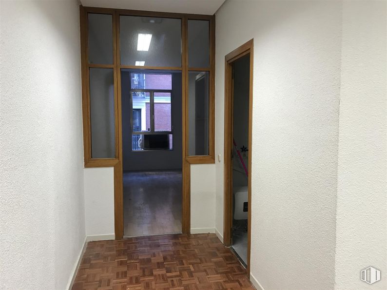 Oficina en venta en Calle Hortaleza, 118, Centro, Madrid, 28004 con puerta, accesorio, madera, suelos, hall, edificio, techo, puerta de casa, asa y madera dura alrededor