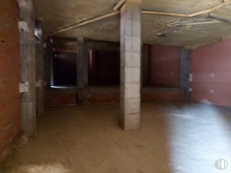 Local en venta en Calle Nardos, 135, Alcorcón, Madrid, 28925 con madera, accesorio, piso, suelo, material compuesto, edificio, techo, hormigón, material de construcción y madera alrededor